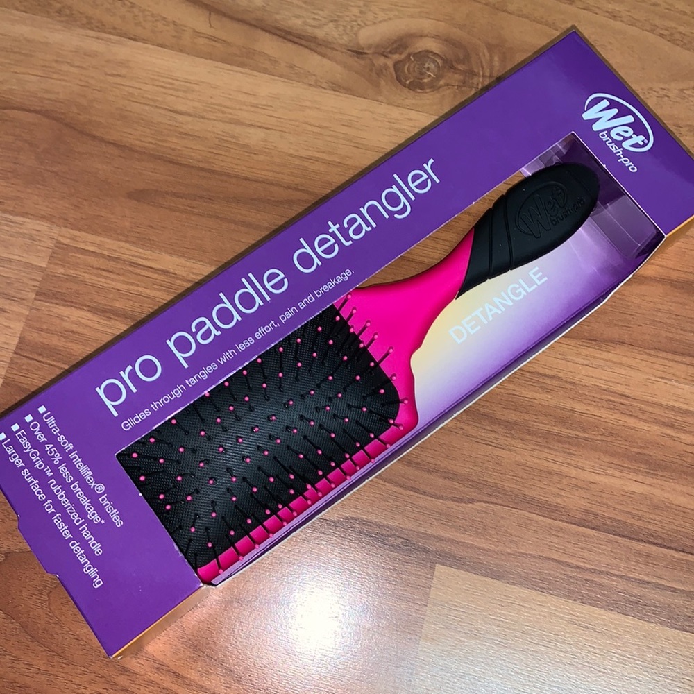 New in Box Wet Brush Pro Paddle Detangler
